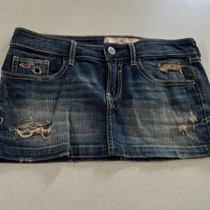 Hollister mini jean skirt size 0